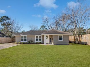 3901 Canal Ave, Groves, TX 77619