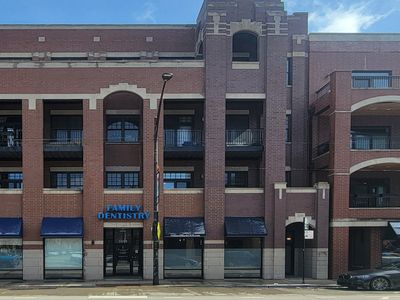 2859 N Halsted St #203, Chicago, IL, 60657