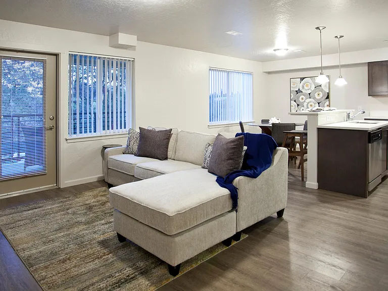 2x2 Living & Dining