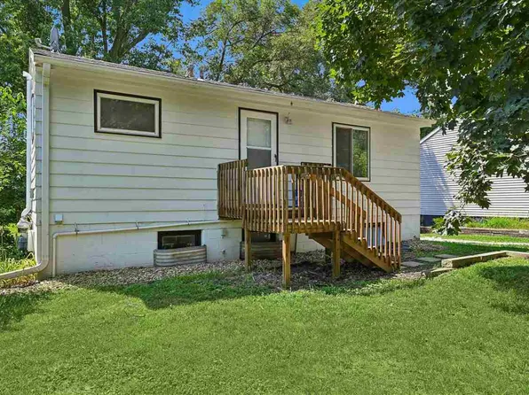 718 7th Ave, Coralville, IA 52241