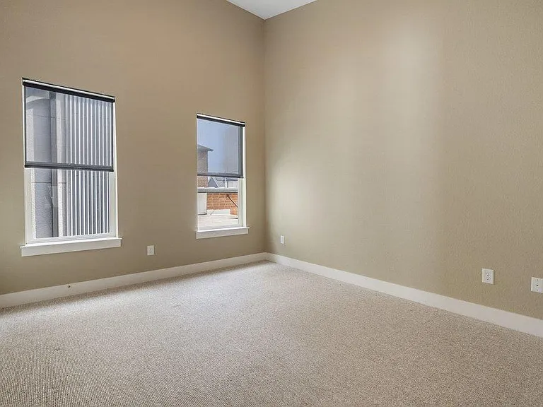 6124 Florencia Ln — Photo 31