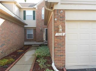 128 Legacy Park Cir, Dearborn Heights, MI 48127