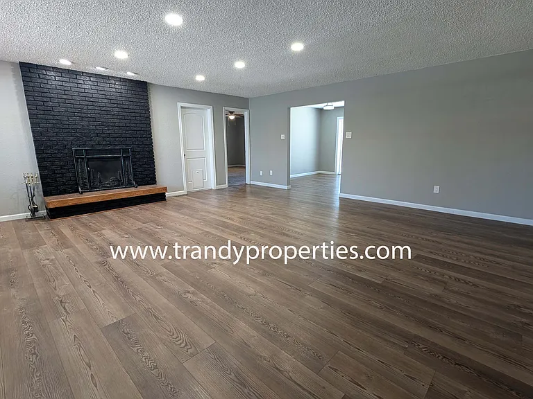 601 Rosa St — Photo 2