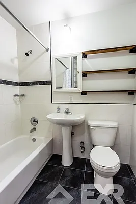 Rented by EXR | media 20