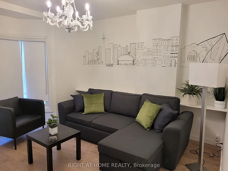 1054 Dufferin St #2 — Photo 1