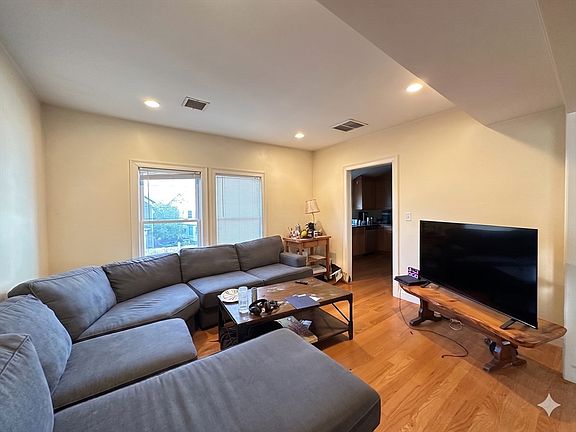 3rd image of 50 Carleton St #50