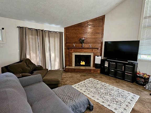 3rd image of 4111 Woodlake Ct
