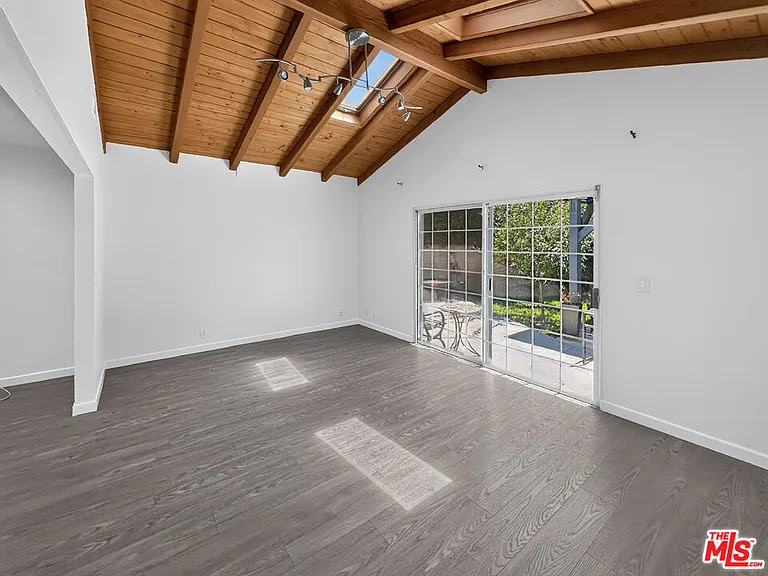 16746 Tupper St — Photo 11