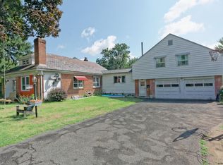 4 Valley View Ave, Latham, NY 12110