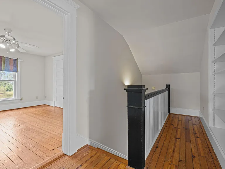 504 Parks Village Rd — Photo 36