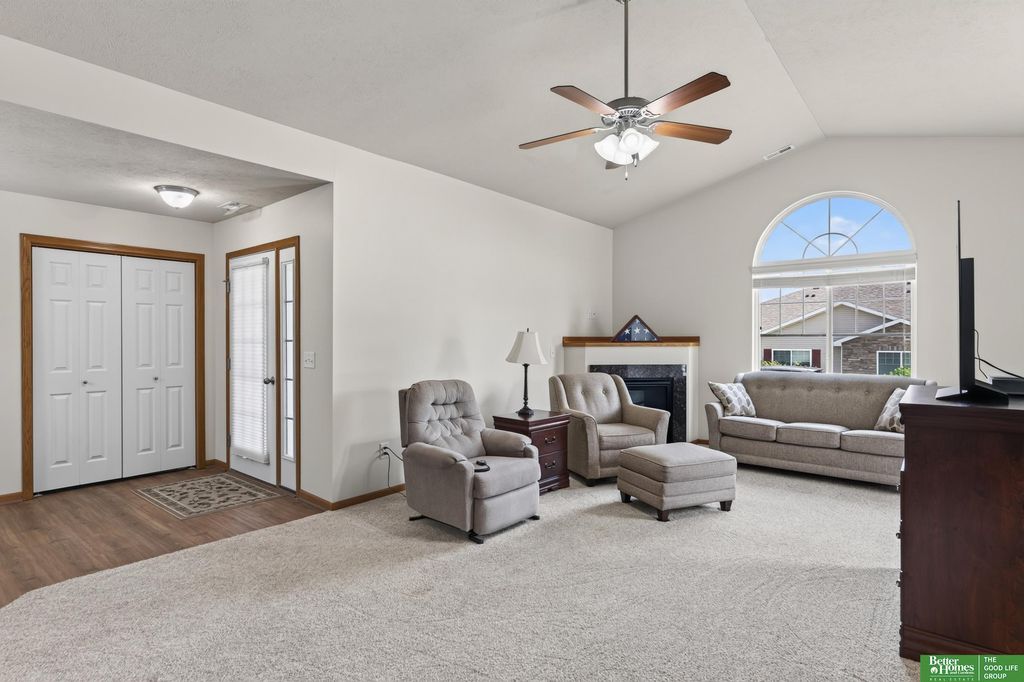 8706 N 160th Plz, Bennington, NE - More