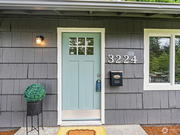 3224 Halverson Avenue, Bremerton, WA 98310