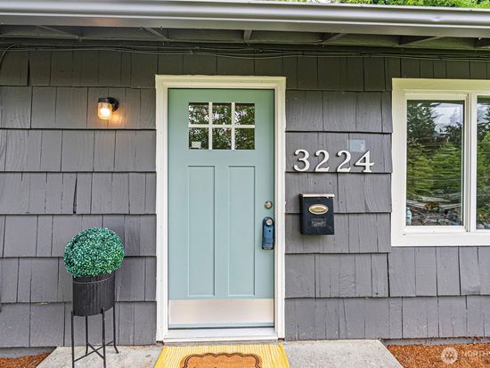3224 Halverson Avenue, Bremerton, WA 98310