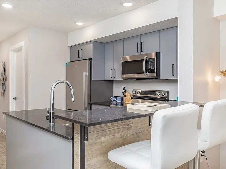 181 Skyview Bay NE — Photo 12