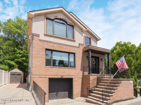 15 Comfort Ct, Staten Island, NY 10312