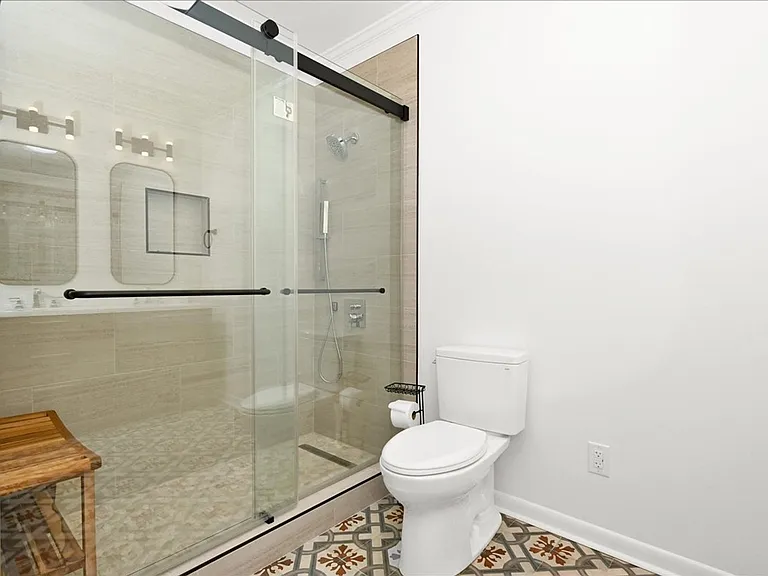 810 7th Ave S #E — Photo 11