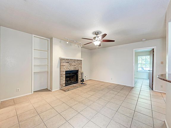 4th image of 2106 Nickerson St #205