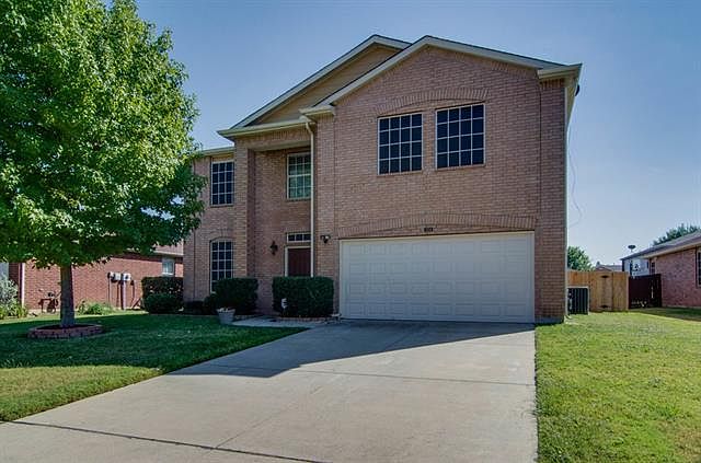 1st image of 2224 Hickory Dr