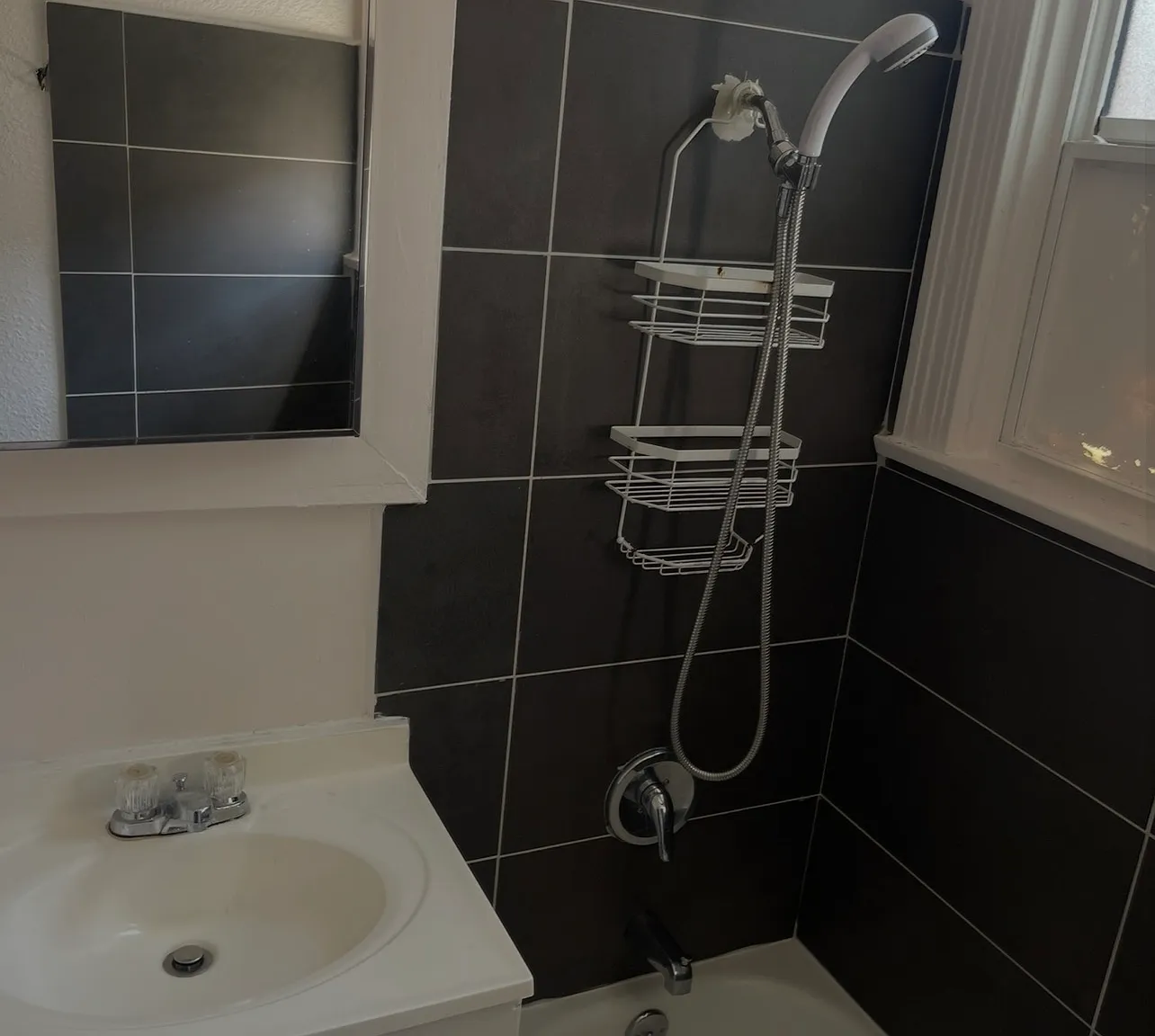 2 bed, 1000 sqft, $2,000 — Photo 2