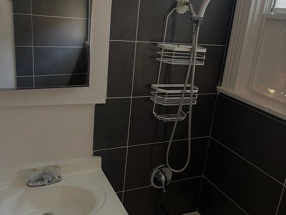 2nd image of 5177 S Manhattan Pl #5177