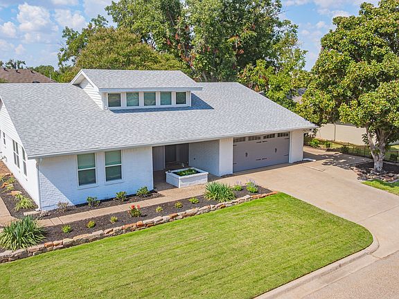 4th image of 1202 Red Bird Ln