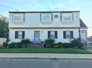 7 Farrell St, Long Beach, NY 11561