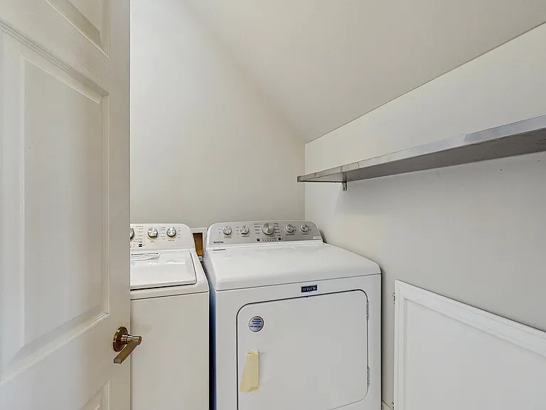 1838 N Windsor Dr — Photo 15