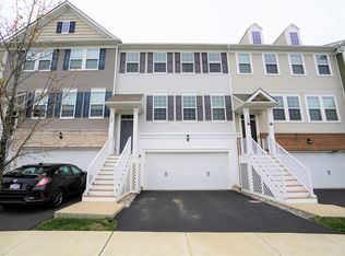 122 Admiral Ln, Warrington, PA 18976