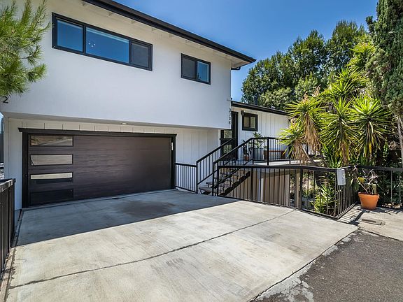 3rd image of 3704 Glenalbyn Dr