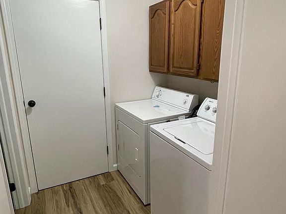 4th image of 552 Hillside Ave #552