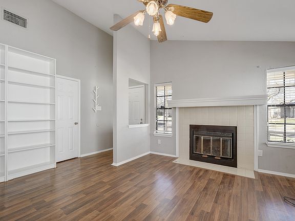 3rd image of 11617 Pearwood Pl