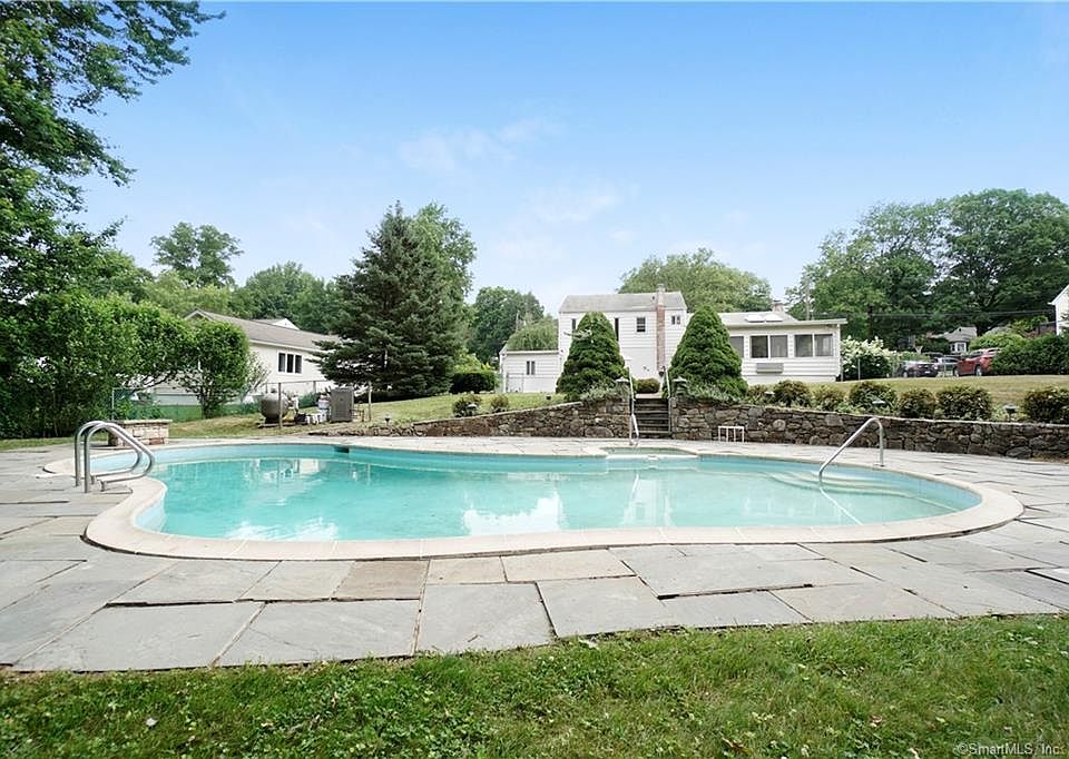 1st image of 36 Nutmeg Ln