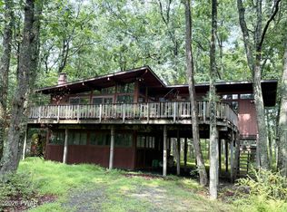 112 Highland Ln, Lords Valley, PA 18428