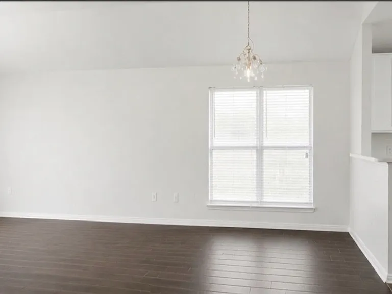2852 Saint Johns Ave — Photo 4