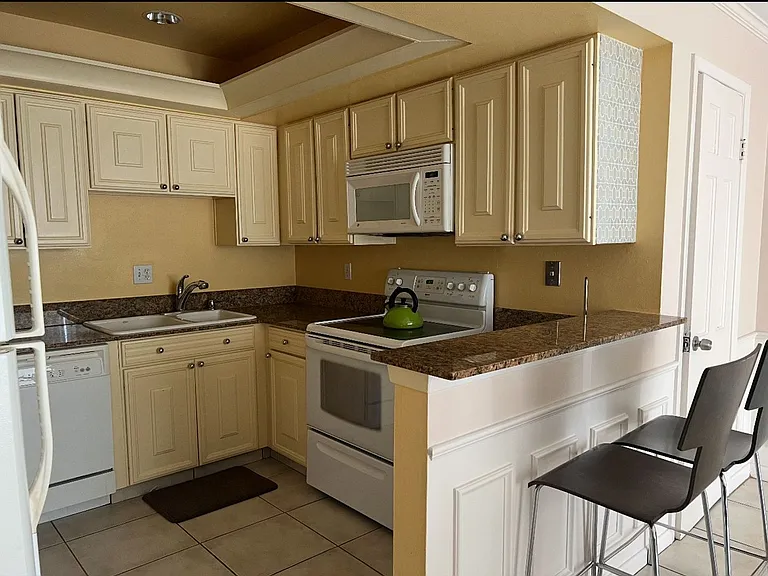 309 Opal St — Photo 23