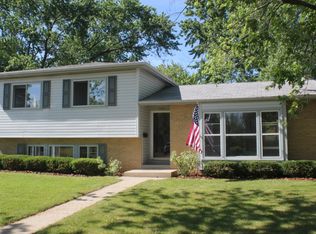 720 Lisa Rd, Dundee, IL 60118