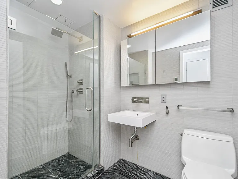 250 Bedford Ave #129214 — Photo 5