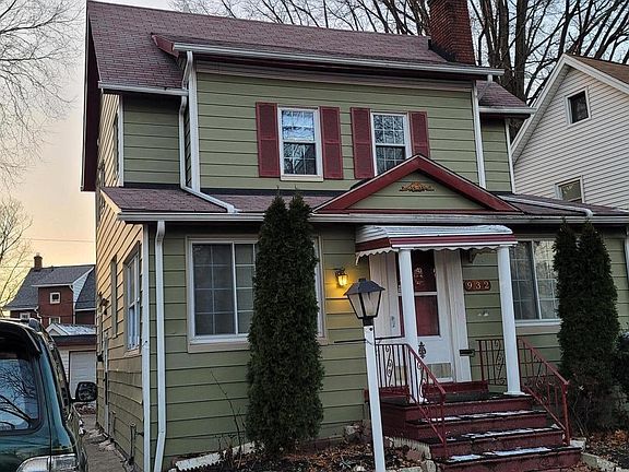 USE THIS PHOTO AS THE INTRO...!