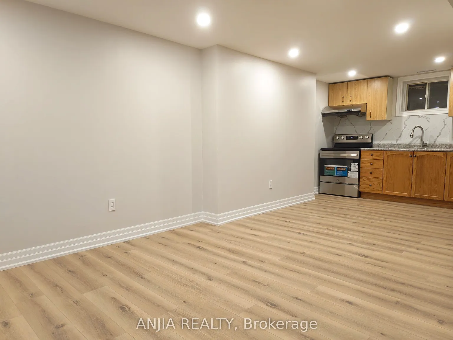 2 bed, $1,980 — Photo 4