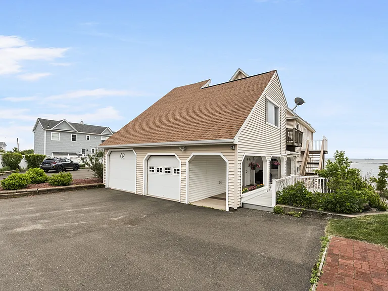 62 Cosey Beach Ave — Photo 11