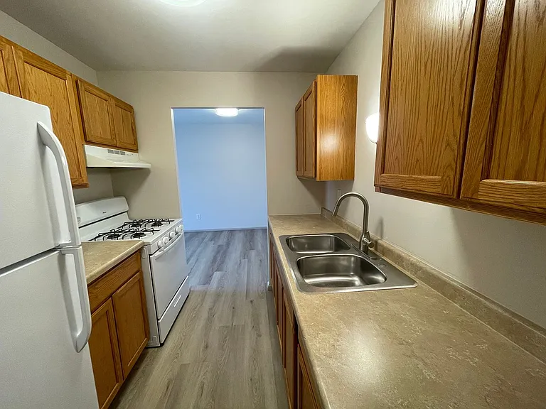 113 S Platten St — Photo 6