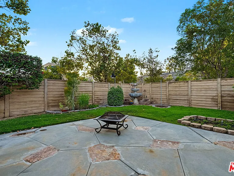 5711 Citrus Ranch Cir — Photo 33