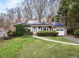 16 Sycamore Rd, Glen Cove, NY 11542