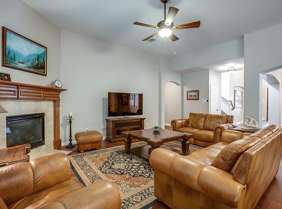 2nd image of 528 Winding Forest Dr