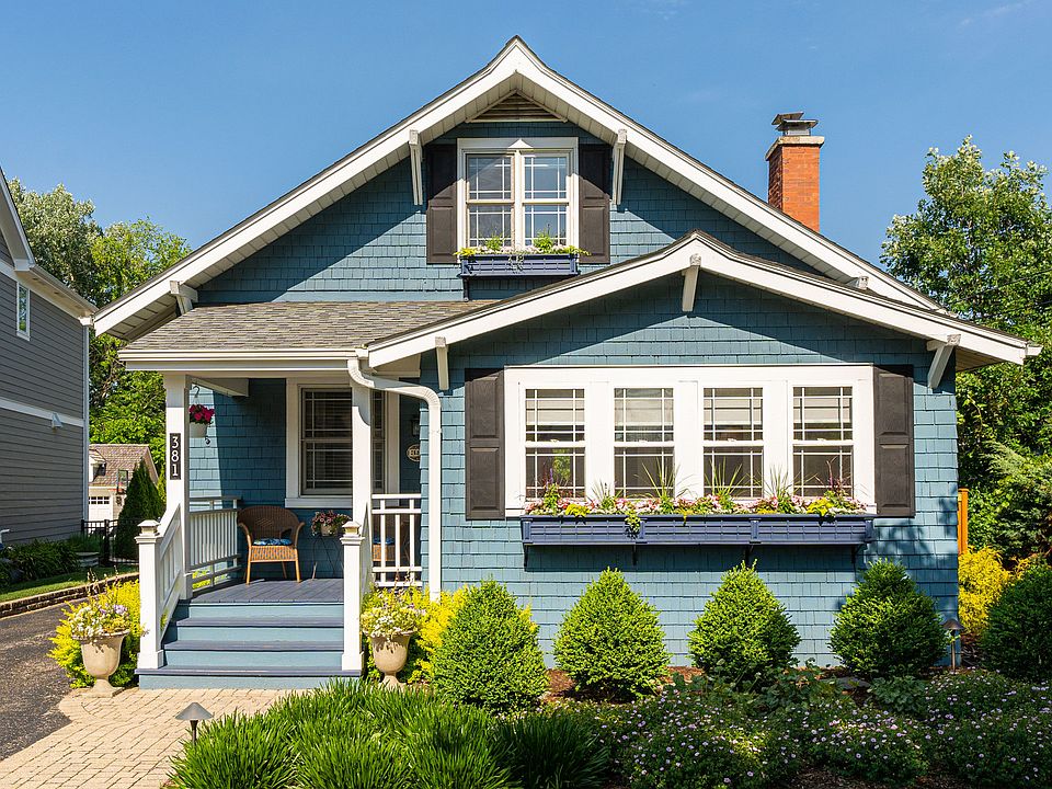 1st image of 381 N Montclair Ave