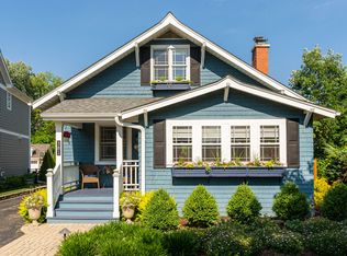 381 N Montclair Ave, Glen Ellyn, IL