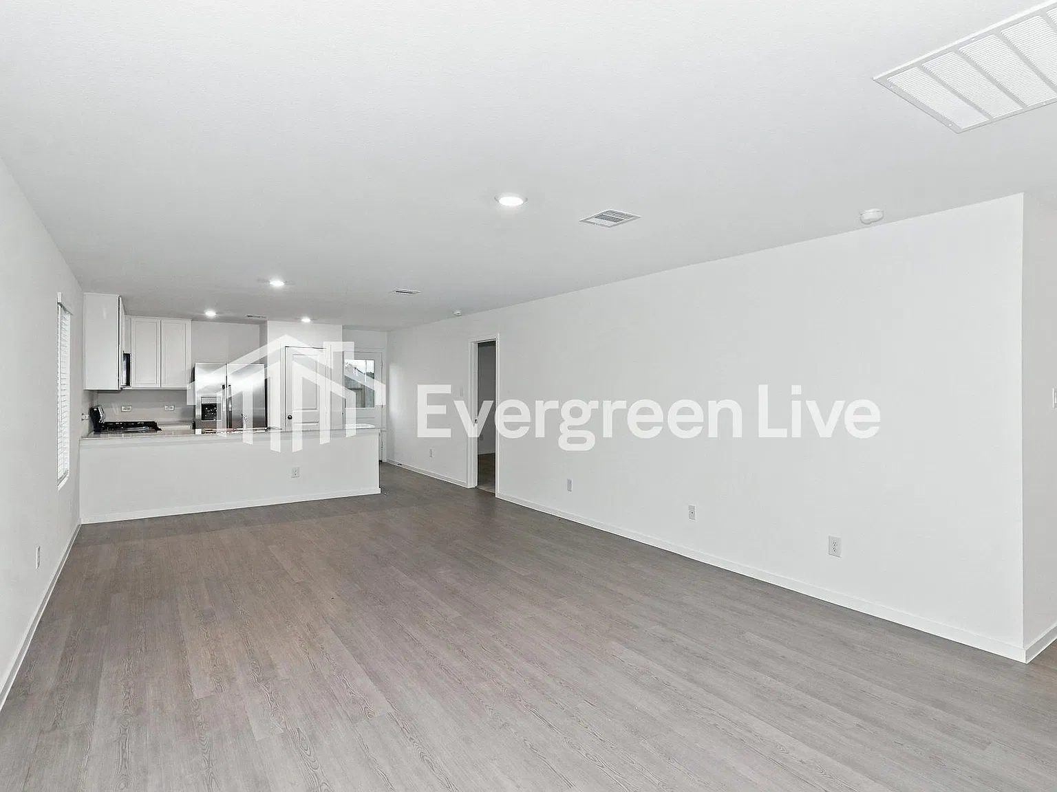 3 bed, 2.0 bath, 1411 sqft, $1,705 — Photo 3