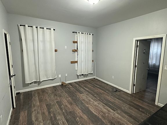 3rd image of 16 Alexander St Floor 1