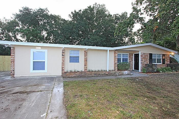 1st image of 1067 E Hillock Dr