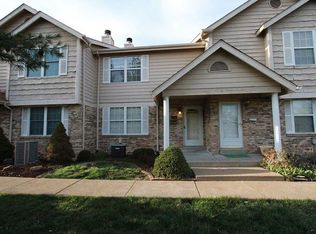 278 Carmel Woods Dr, Ellisville, MO 63021